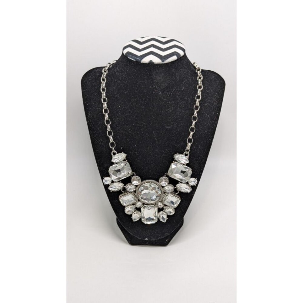 Paparazzi Silver/White Gemstone Statement Necklace